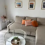Atico 1º Linea Vistas 아파트 시체스